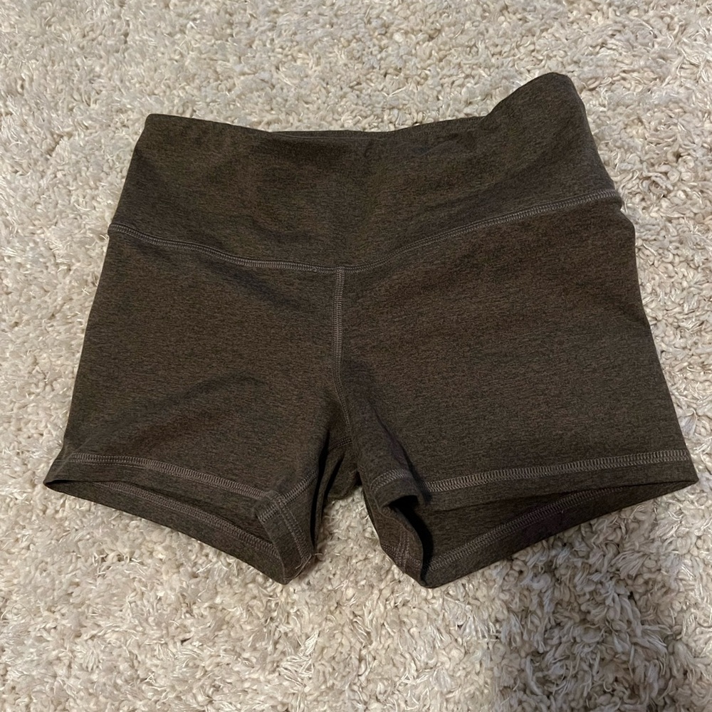 FLEO army green mid rise shorts